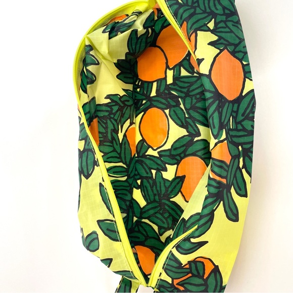 Baggu | 3D Zip Pouches Strawberry Orange Tree Print Medium Large Packing Cube - Picture 6 of 12